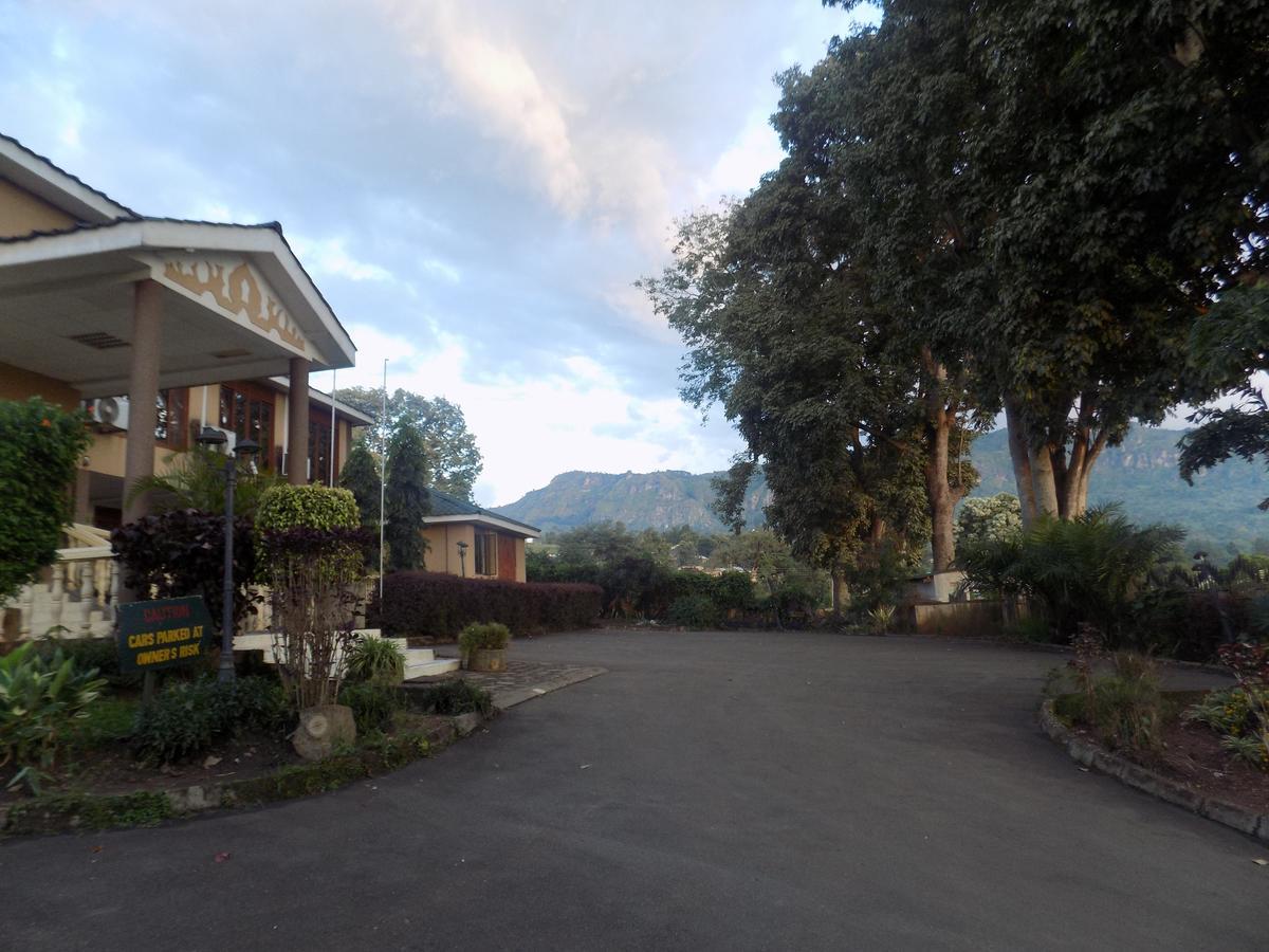Kayegi Hotel Mbale Luaran gambar